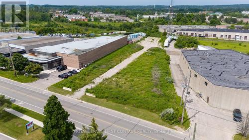 320 Industrial Parkway S, Aurora, ON 