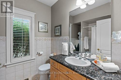 18 Stoney Brae Drive, Brant (South Dumfries), ON - Indoor Photo Showing Bathroom