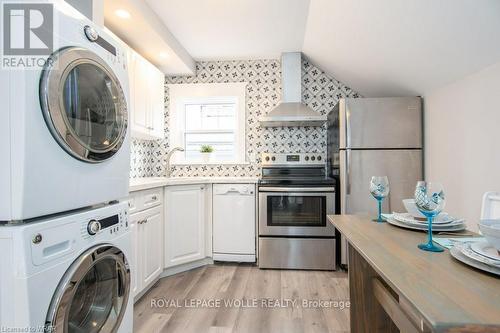 197 Palmer Avenue, Kitchener, ON - Indoor Photo Showing Laundry Room