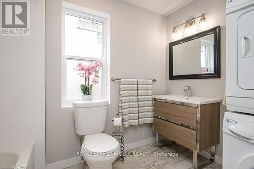 197 Palmer Avenue, Kitchener, ON - Indoor Photo Showing Bathroom