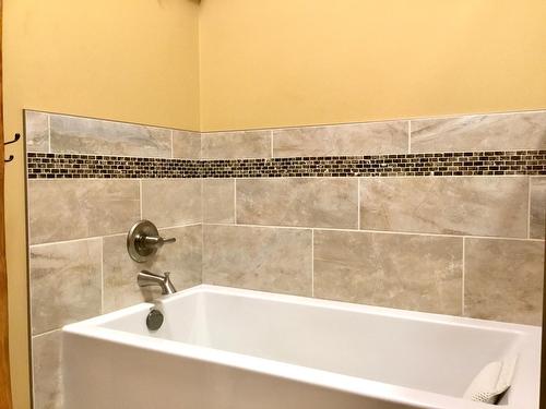 2850 Black Bear Crescent, Kimberley, BC - Indoor Photo Showing Bathroom