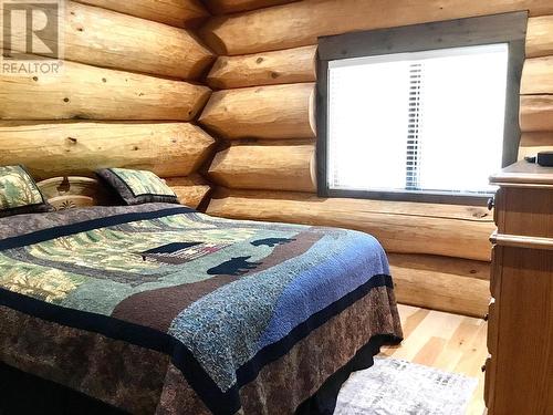 2850 Black Bear Crescent, Kimberley, BC - Indoor Photo Showing Bedroom