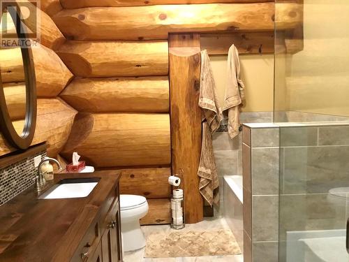 2850 Black Bear Crescent, Kimberley, BC - Indoor Photo Showing Bathroom