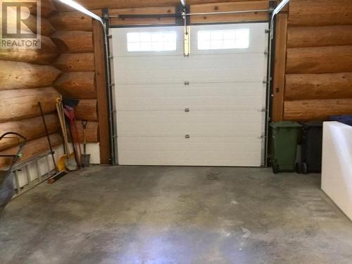 2850 Black Bear Crescent, Kimberley, BC - Indoor Photo Showing Garage