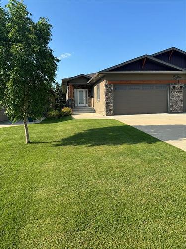 1 18 Outback Drive, Brandon, MB - Outdoor