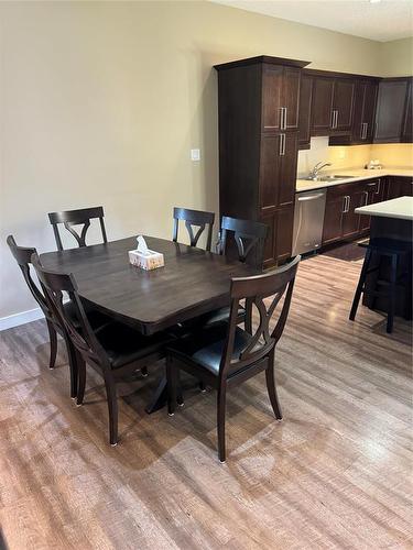 1 18 Outback Drive, Brandon, MB - Indoor Photo Showing Dining Room