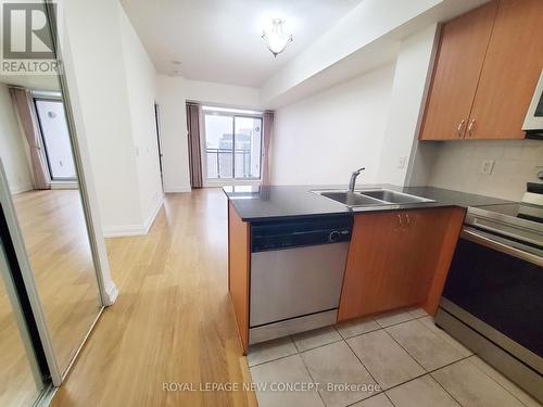 1501 - 1070 Sheppard Avenue W, Toronto W05, ON - Indoor Photo Showing Kitchen With Double Sink