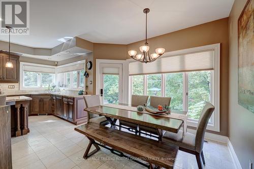 82 Chestnut Court, London, ON - Indoor Photo Showing Dining Room