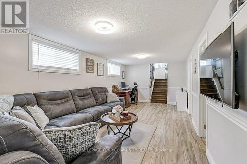 3292 Grechen Road, Mississauga, ON - Indoor Photo Showing Living Room