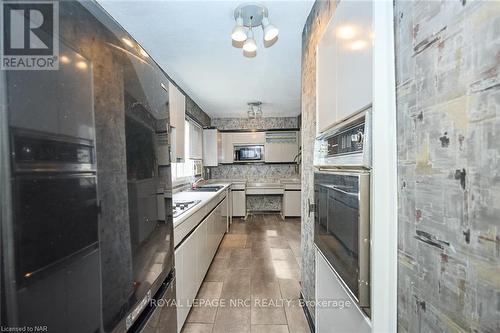 84 Merritt Street, St. Catharines, ON - Indoor Photo Showing Kitchen