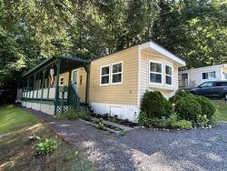 27 Glendale Avenue  New Minas, NS B4N 5K8