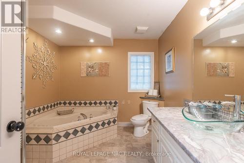 107 Colbeck Drive, Welland, ON - Indoor Photo Showing Bathroom