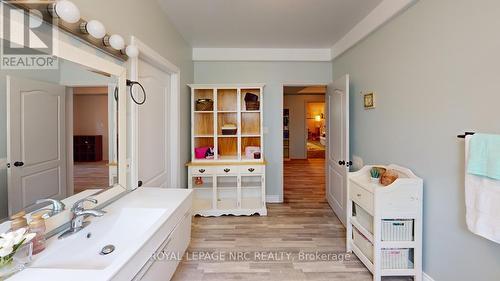 107 Colbeck Drive, Welland, ON - Indoor Photo Showing Bathroom