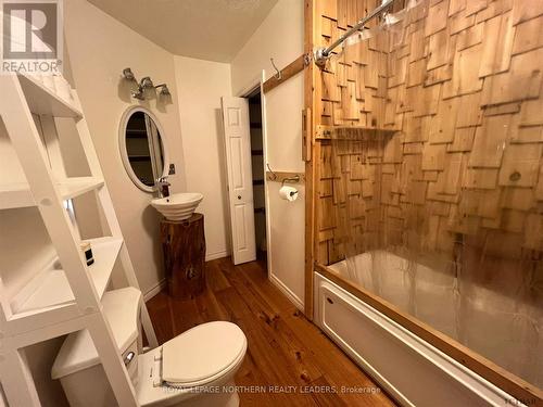 117 Floral Avenue, Timmins (Central), ON - Indoor Photo Showing Bathroom