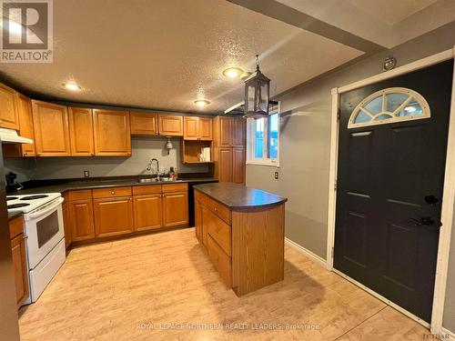 117 Floral Avenue, Timmins (Central), ON - Indoor Photo Showing Kitchen With Double Sink