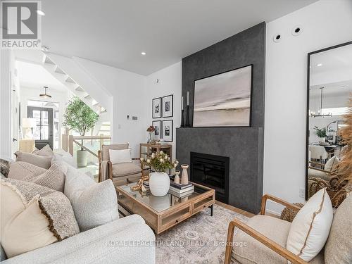 31 Snowy Owl Trail, Central Elgin, ON - Indoor Photo Showing Living Room