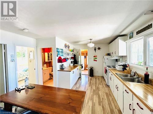 307 Bruce Road 13, Saugeen Indian Reserve 29, ON - Indoor Photo Showing Kitchen With Double Sink