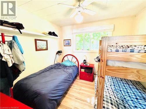 307 Bruce Road 13, Saugeen Indian Reserve 29, ON - Indoor Photo Showing Bedroom