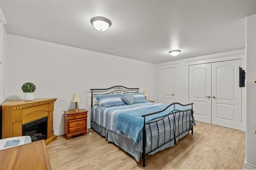 18 Stoney Brae Drive, Brant, ON - Indoor Photo Showing Bedroom