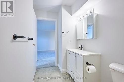 133 - 148 Conway Drive, London, ON - Indoor Photo Showing Bathroom