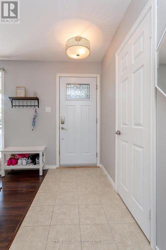 25 Antrim Crescent, London, ON - Indoor Photo Showing Other Room