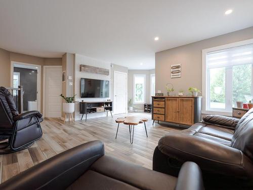 Living room - 1450 Rue John-Carey, Drummondville, QC - Indoor Photo Showing Living Room