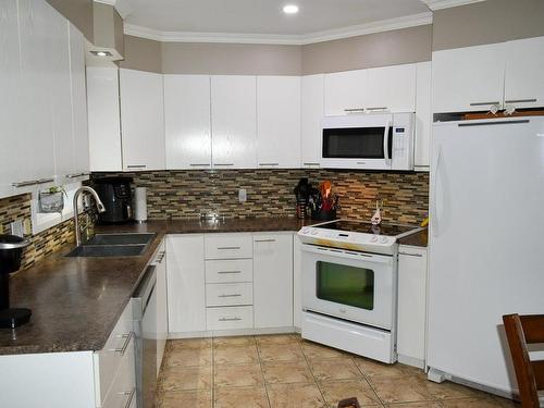 Kitchen - 1450 Rue John-Carey, Drummondville, QC - Indoor Photo Showing Kitchen With Double Sink