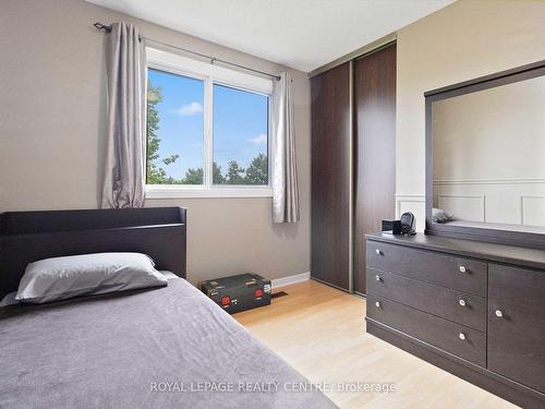 60-98 Falconer Dr, Mississauga, ON - Indoor Photo Showing Bedroom