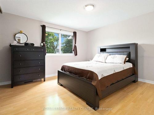 60-98 Falconer Dr, Mississauga, ON - Indoor Photo Showing Bedroom