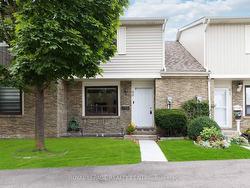 60-98 Falconer Dr  Mississauga, ON L5N 1Y2