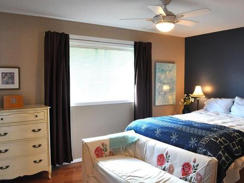 2332 Whitburn Cres, Kamloops, BC - Indoor Photo Showing Bedroom