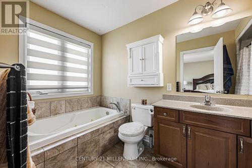 108 Silk Drive, Shelburne, ON - Indoor Photo Showing Bathroom