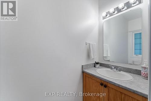 233 Waymark Crescent, Ottawa, ON - Indoor Photo Showing Bathroom