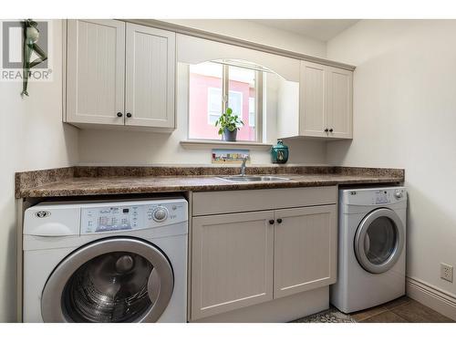 2241 Hihannah Drive, West Kelowna, BC - Indoor Photo Showing Laundry Room