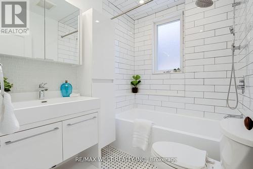 104 Maplewood Avenue, Toronto, ON - Indoor Photo Showing Bathroom