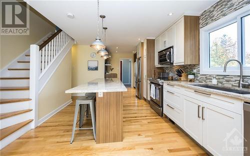 206 Sanford Avenue, Ottawa, ON - Indoor Photo Showing Kitchen With Upgraded Kitchen