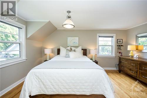 206 Sanford Avenue, Ottawa, ON - Indoor Photo Showing Bedroom
