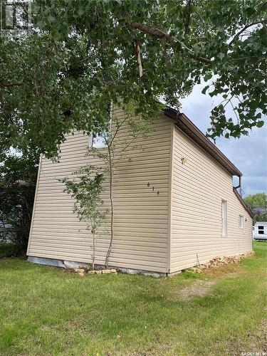 614 Railway Avenue, Bienfait, SK - Outdoor With Exterior