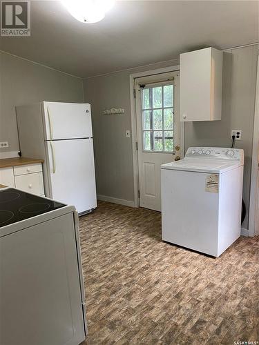 614 Railway Avenue, Bienfait, SK - Indoor Photo Showing Laundry Room