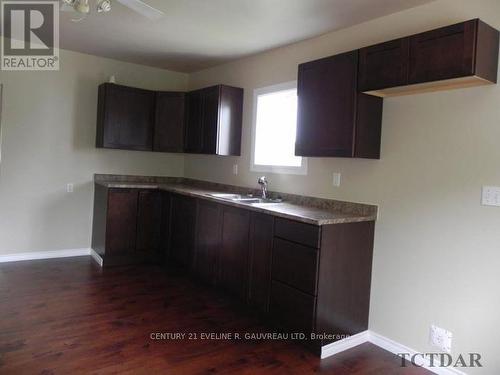 283 Meridian Avenue, Temiskaming Shores, ON - Indoor Photo Showing Kitchen With Double Sink