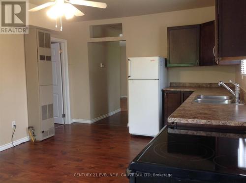 283 Meridian Avenue, Temiskaming Shores, ON - Indoor Photo Showing Kitchen With Double Sink