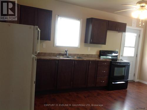 283 Meridian Avenue, Temiskaming Shores, ON - Indoor Photo Showing Kitchen With Double Sink