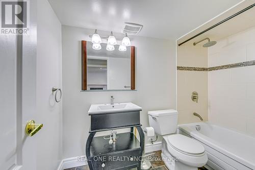 774 Consort Crescent, Mississauga, ON - Indoor Photo Showing Bathroom