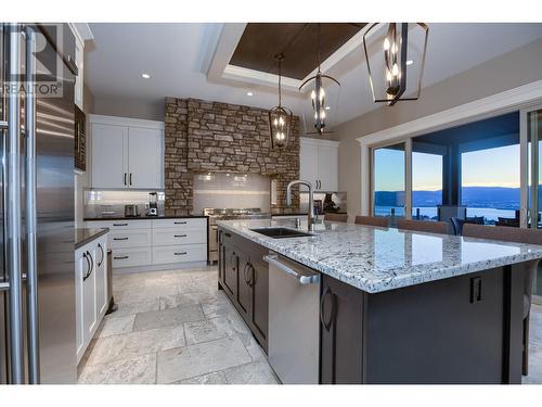 426 Audubon Court, Kelowna, BC - Indoor Photo Showing Kitchen With Upgraded Kitchen