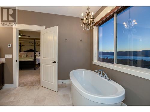 426 Audubon Court, Kelowna, BC - Indoor Photo Showing Bathroom