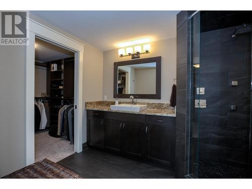 426 Audubon Court, Kelowna, BC - Indoor Photo Showing Bathroom