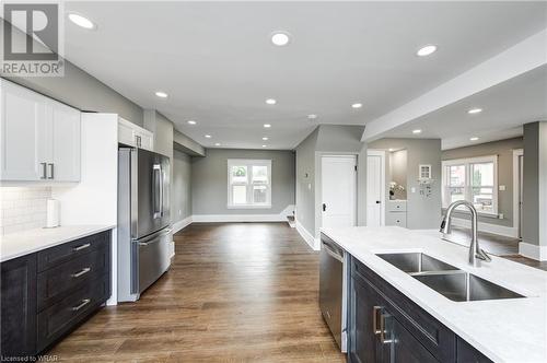 35 Brock Street, Woodstock, ON - Indoor Photo Showing Kitchen With Double Sink With Upgraded Kitchen