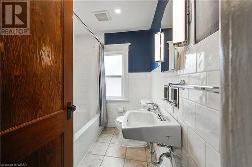 35 Brock Street, Woodstock, ON - Indoor Photo Showing Bathroom