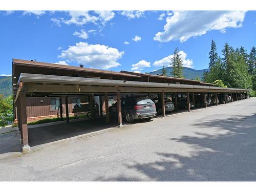 7 - 1691 Highway 3A, Nelson, BC - Outdoor
