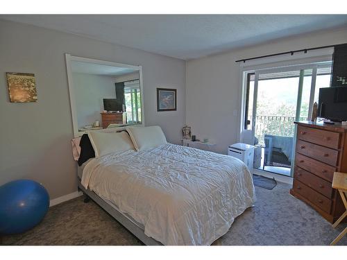 7 - 1691 Highway 3A, Nelson, BC - Indoor Photo Showing Bedroom